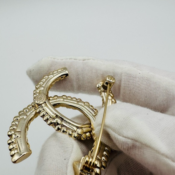 Chanel Iced Out Mother Pearl Brooch - Picture 3 of 6